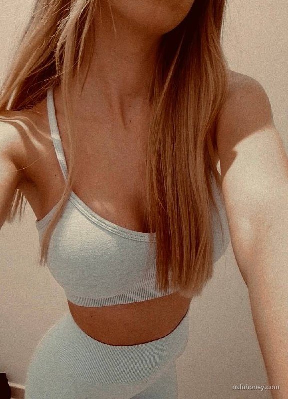 Nala Honey clothed cam girl italiana