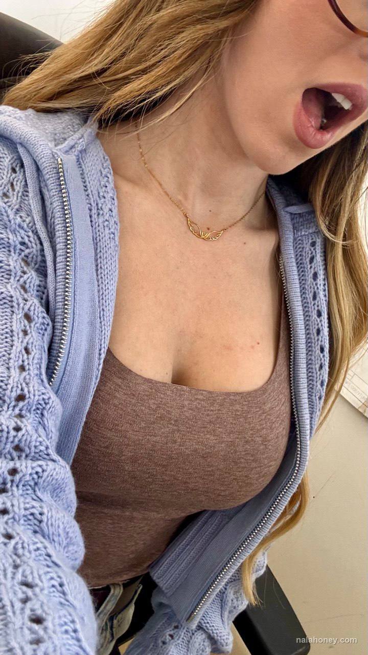 Nala Honey lingerie cam girl italiana